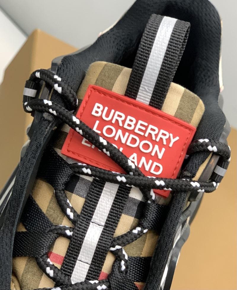 Burberry Low Shoes